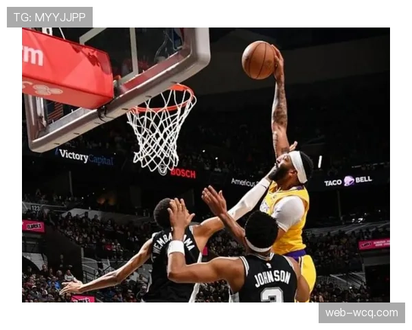 文班亚马半场21分对飚阿夫迪亚19分，马刺新星季后赛首秀引关注